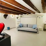 Twin Hearts Venice Residence